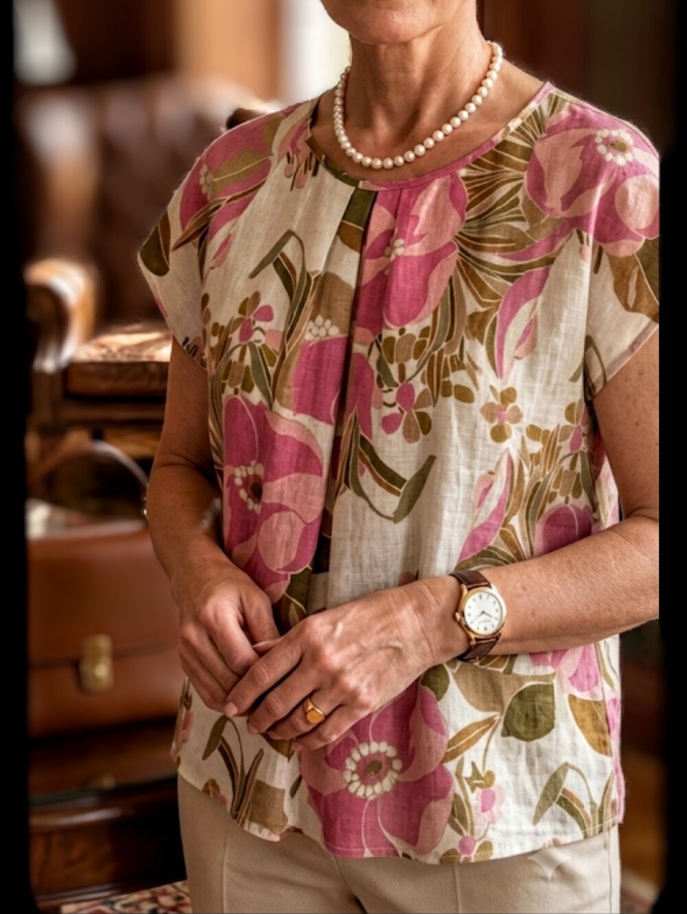 Beautiful short Sleeve blouse From Italy Pink White and Tan Colors